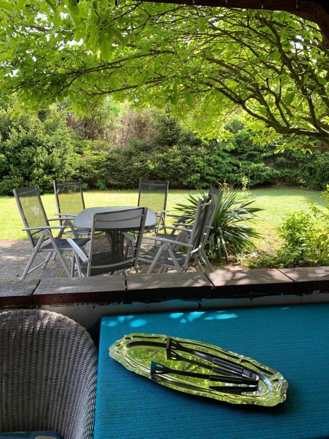 Ferienwohnung Mit Garten In Koeln Luaran gambar