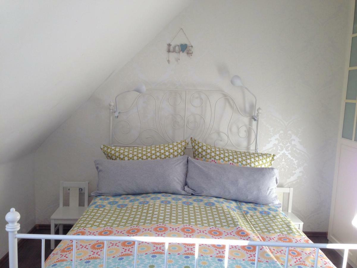 Ferienwohnung Mit Garten In Koeln Luaran gambar