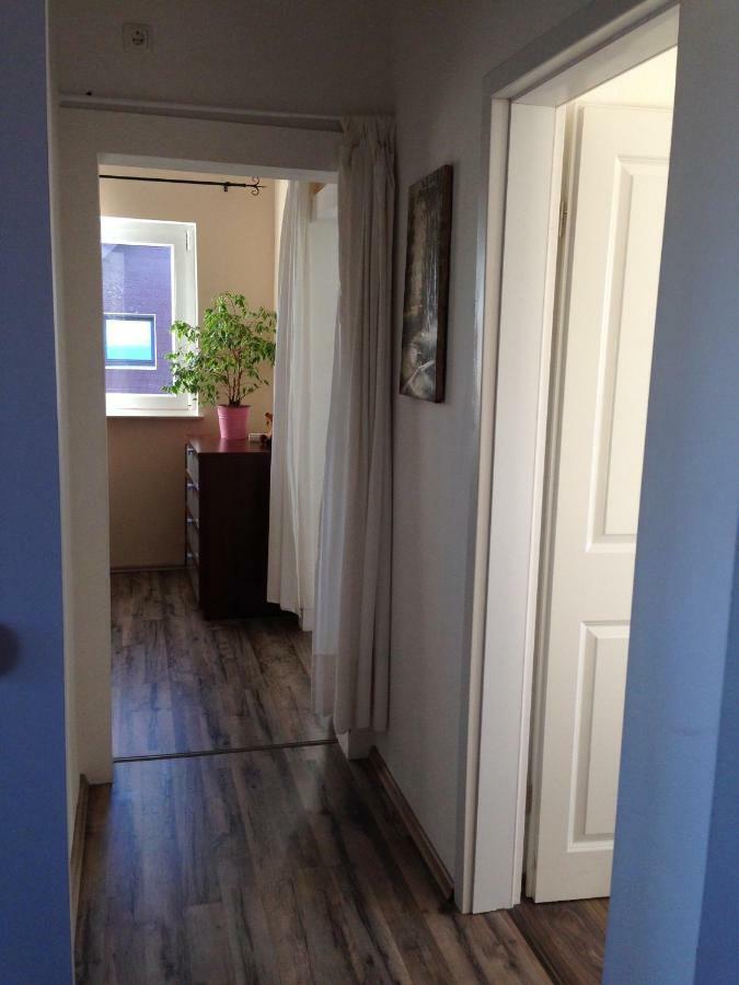 Ferienwohnung Mit Garten In Koeln Luaran gambar